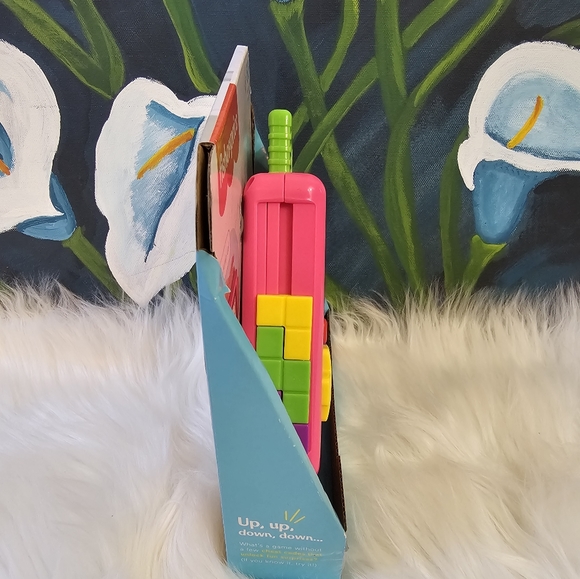 Fisher-Price Laugh & Learn Lil Gamer colors, numbers,shapes, directions - Picture 3 of 4